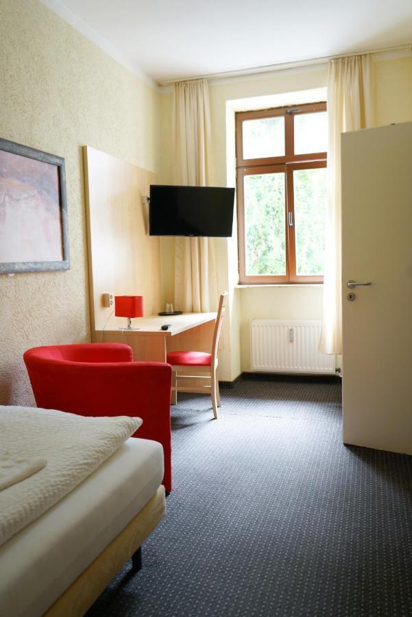Görlitz Gaestehaus Lisakowski Pension Am Brautwiesenpark מראה חיצוני תמונה